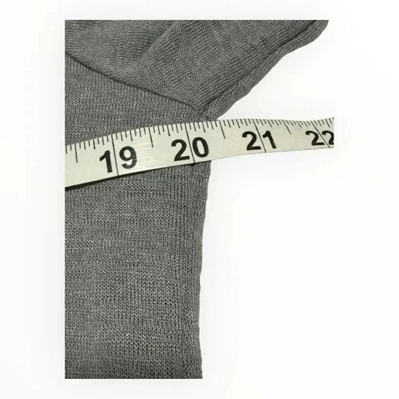 NEW Victoria’s Secret Women’s Small Gray Embroidered Bow Sweater NWT‎ - Picture 5 of 6